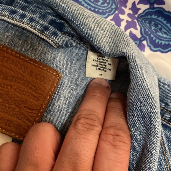 Levi’s classic jean jacket in size M - Picture 3 of 8